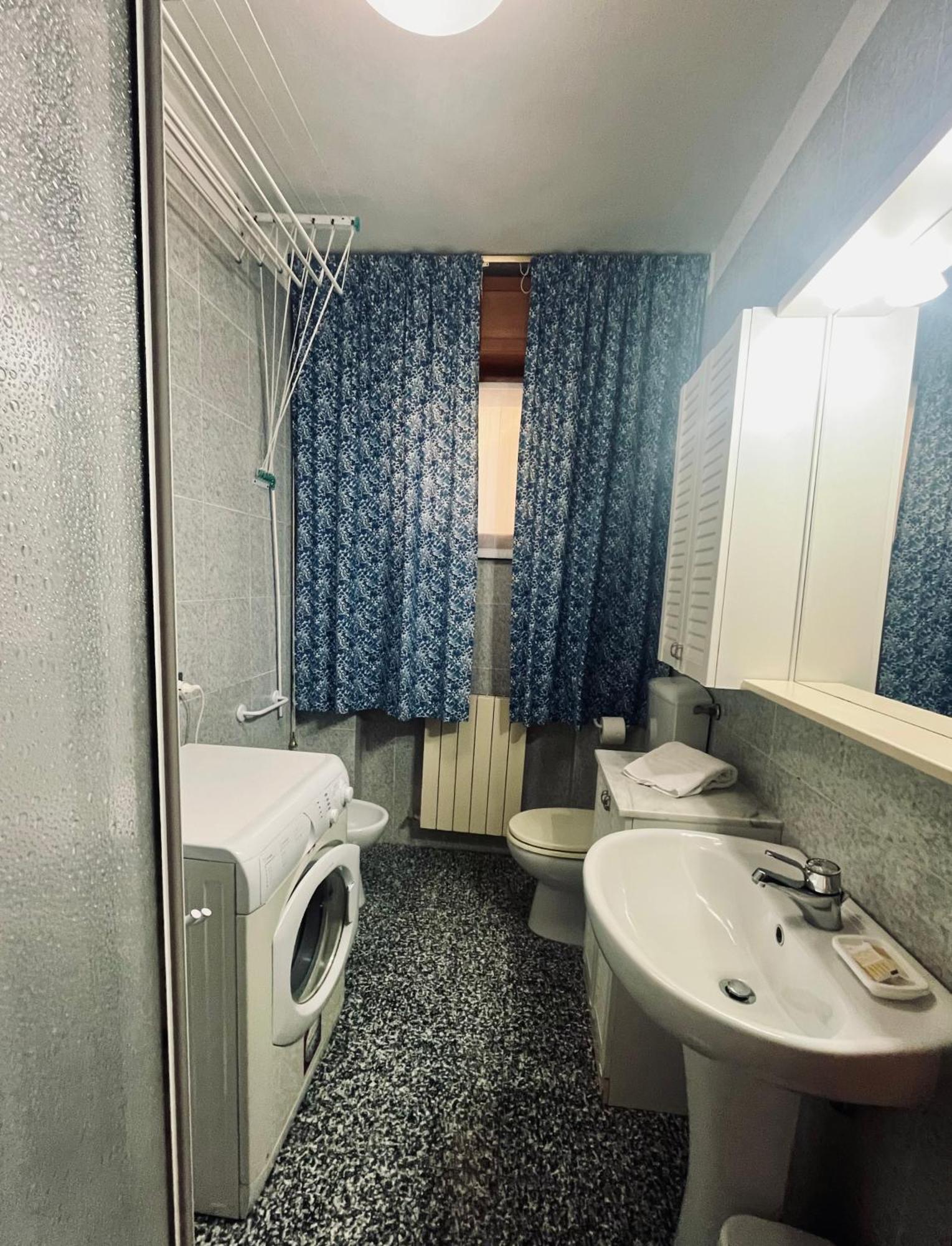 Appartamenti Nei Pressi Della Stazione Levanto Exteriör bild